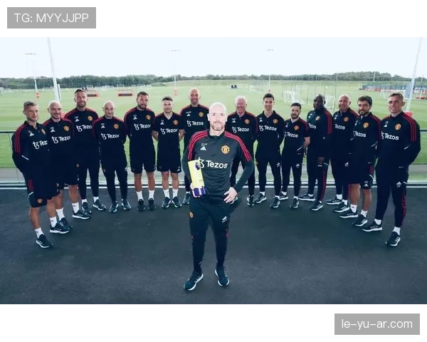 滕哈赫英超执教经验助力球队迎战关键战役