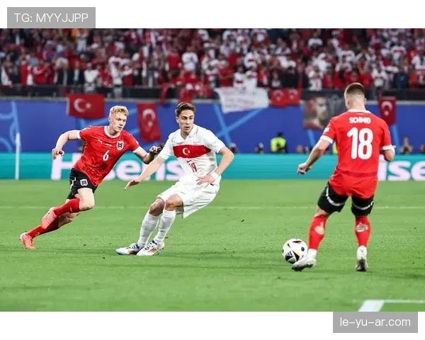 洛伦特表现稳健，稳步成长为足坛中坚力量