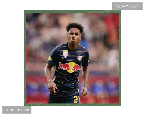 巴萨女足在欧冠赛场表现出色，续写辉煌传奇，备受关注